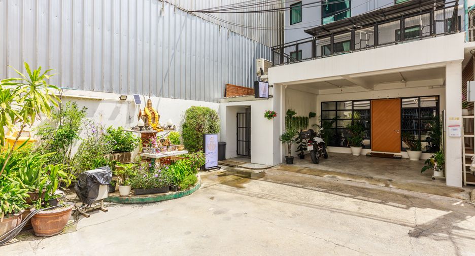 Hotel zum Kauf mit 10 Zimmer in Sathon, Bangkok