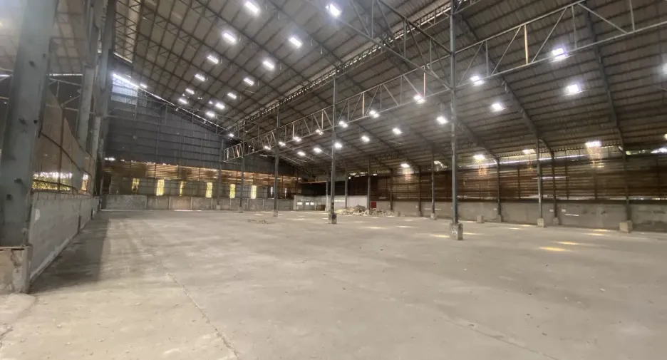 For rent warehouse in Mueang Nakhon Pathom, Nakhon Pathom
