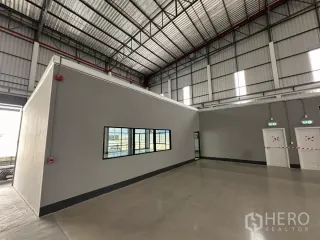 Almacén en alquiler en Si Racha, Chonburi