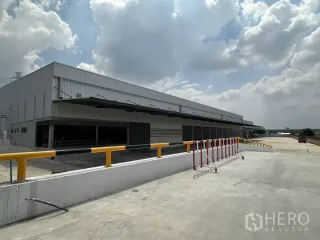 Almacén en alquiler en Si Racha, Chonburi