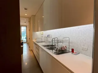 Condo en alquiler de 3 habitaciones en Pathum Wan, Bangkok