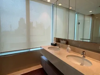 Condo en alquiler de 3 habitaciones en Pathum Wan, Bangkok