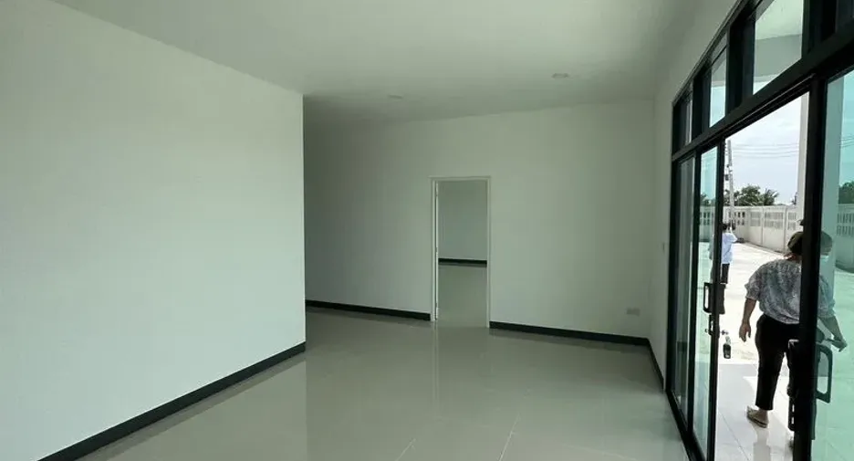For rent and for sale warehouse in Sai Noi, Nonthaburi