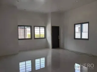 出租 仓库 在 Lam Luk Ka, Pathum Thani