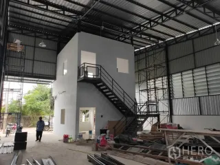 For rent warehouse in Lam Luk Ka, Pathum Thani