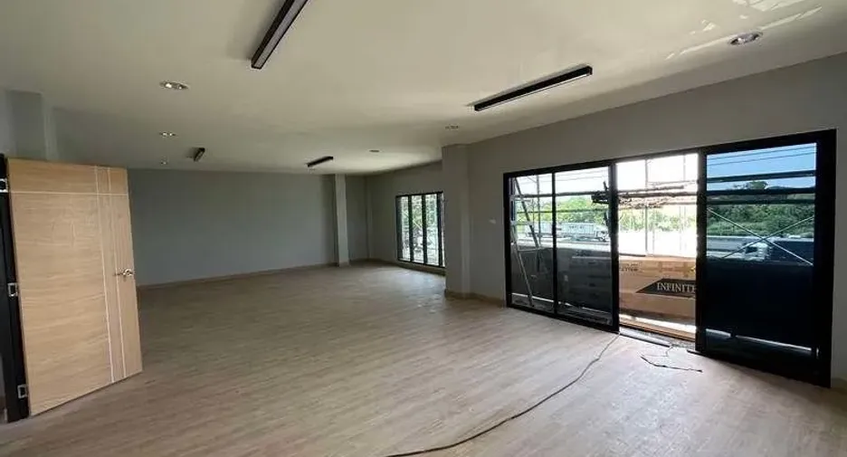 For sale warehouse in Khlong Luang, Pathum Thani