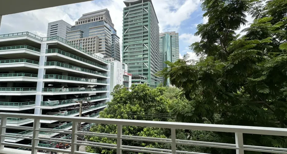 For rent 3 bedrooms condo in Sathon, Bangkok