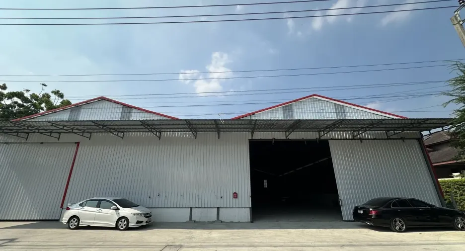 For rent warehouse in Saphan Sung, Bangkok