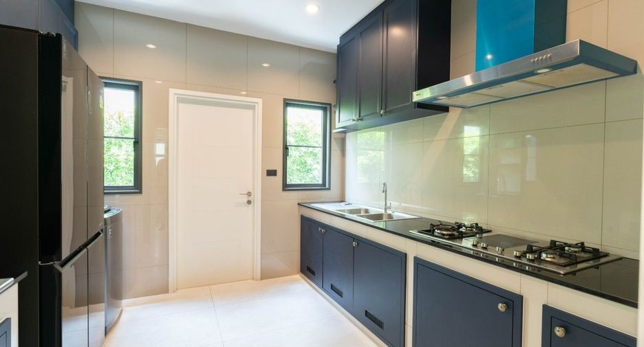 For rent 4 bedrooms house in Bang Phli, Samut Prakan