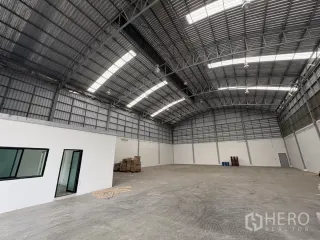 Lagerhaus zur Miete in Bang Phli, Samut Prakan