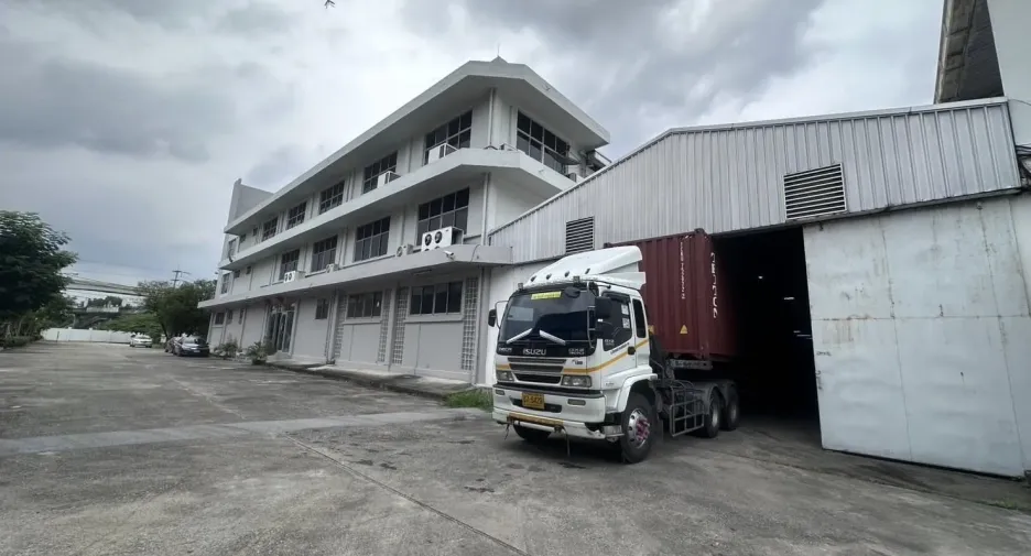 For rent warehouse in Mueang Samut Prakan, Samut Prakan
