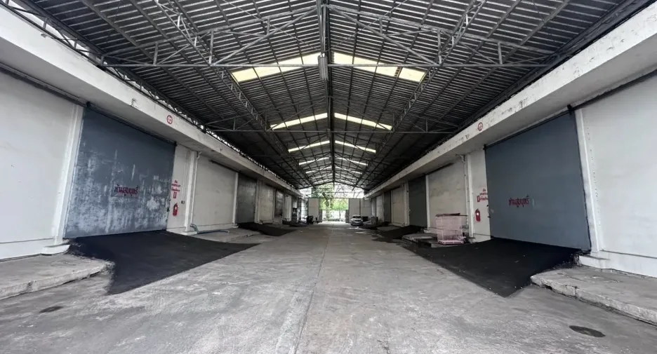 For rent warehouse in Mueang Samut Prakan, Samut Prakan