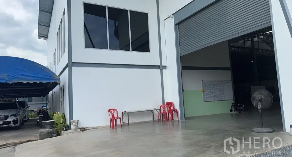 For sale warehouse in Lam Luk Ka, Pathum Thani