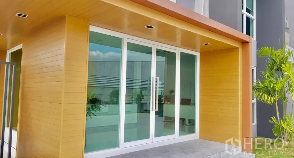 For sale warehouse in Lam Luk Ka, Pathum Thani