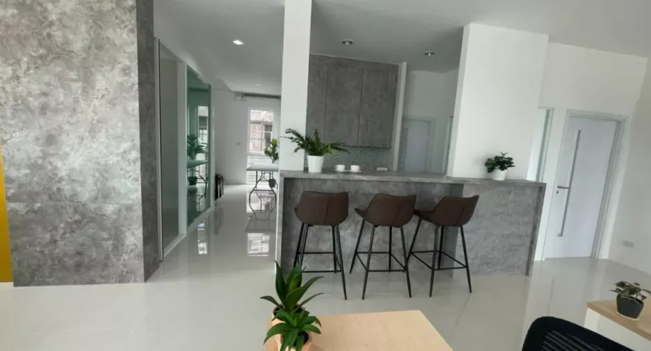 For sale warehouse in Lam Luk Ka, Pathum Thani