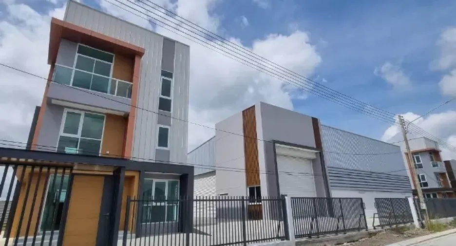 For sale warehouse in Lam Luk Ka, Pathum Thani