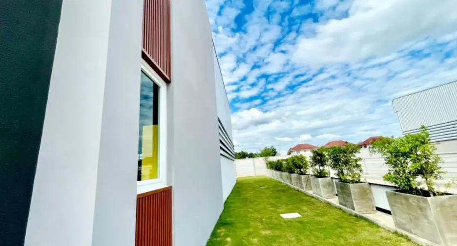 For sale warehouse in Lam Luk Ka, Pathum Thani
