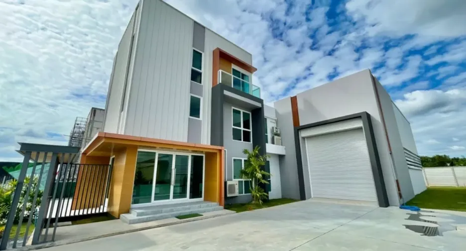 For sale warehouse in Lam Luk Ka, Pathum Thani