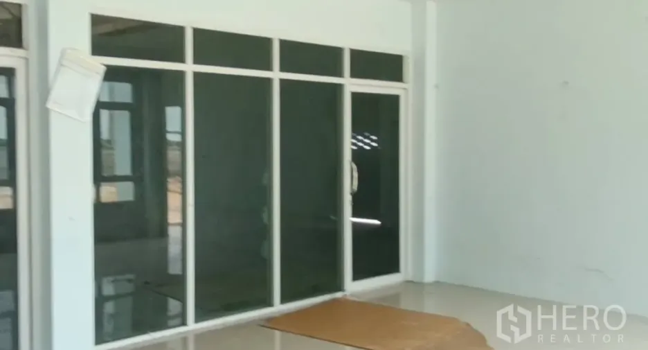 For rent warehouse in Bang Len, Nakhon Pathom