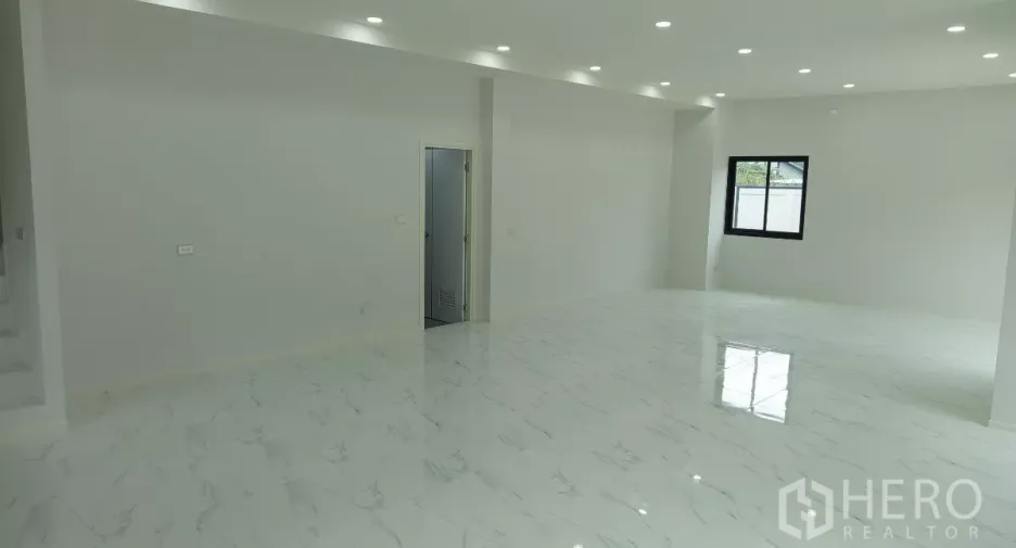 For rent and for sale warehouse in Lam Luk Ka, Pathum Thani