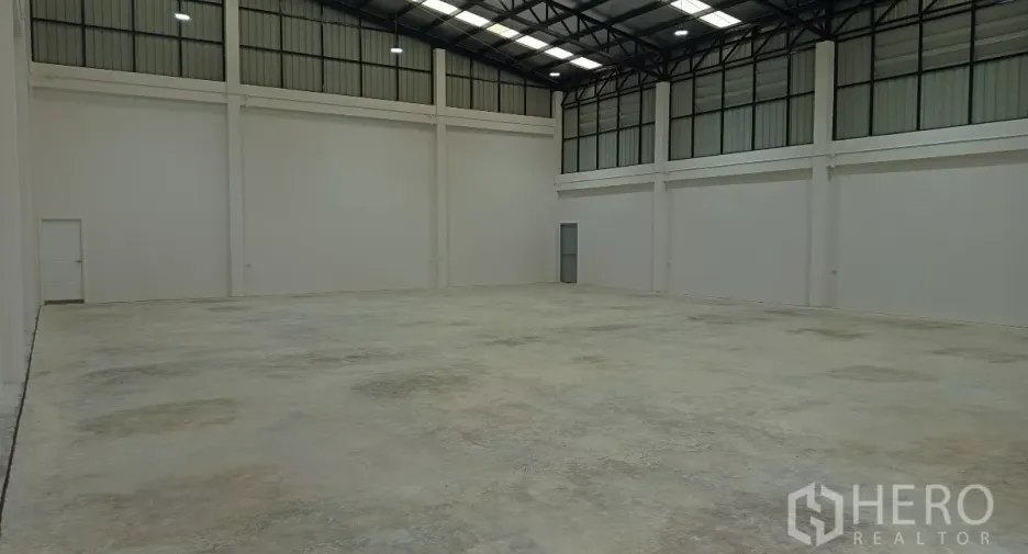For rent and for sale warehouse in Lam Luk Ka, Pathum Thani