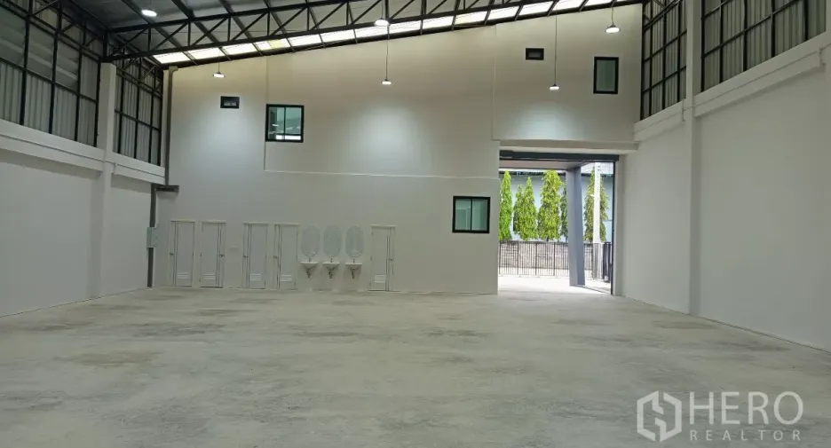 For rent and for sale warehouse in Lam Luk Ka, Pathum Thani
