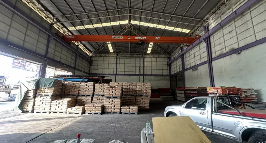 For rent warehouse in Mueang Nonthaburi, Nonthaburi