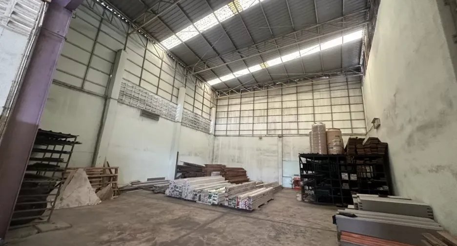 For rent warehouse in Mueang Nonthaburi, Nonthaburi