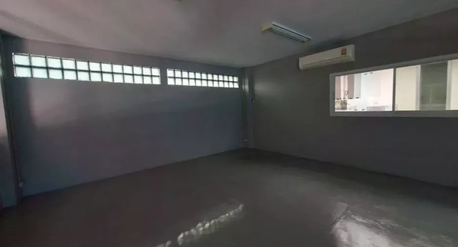 For rent warehouse in Suan Luang, Bangkok