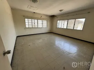 Lagerhaus zur Miete in Mueang Samut Sakhon, Samut Sakhon