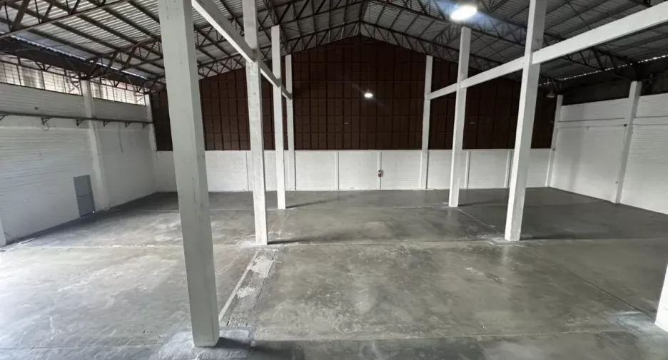 For rent warehouse in Phra Khanong, Bangkok
