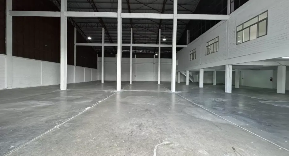 For rent warehouse in Phra Khanong, Bangkok