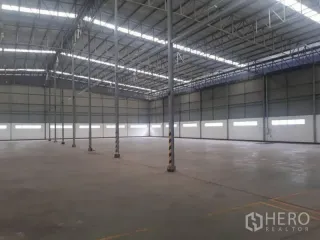 出租 仓库 在 Si Racha, Chon Buri