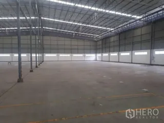 出租 仓库 在 Si Racha, Chon Buri