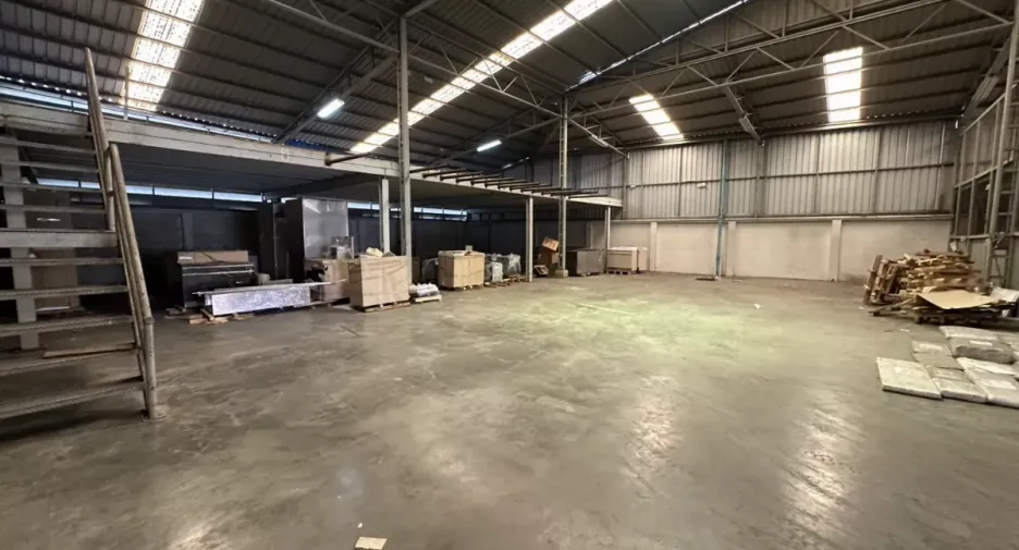 For rent warehouse in Yan Nawa, Bangkok