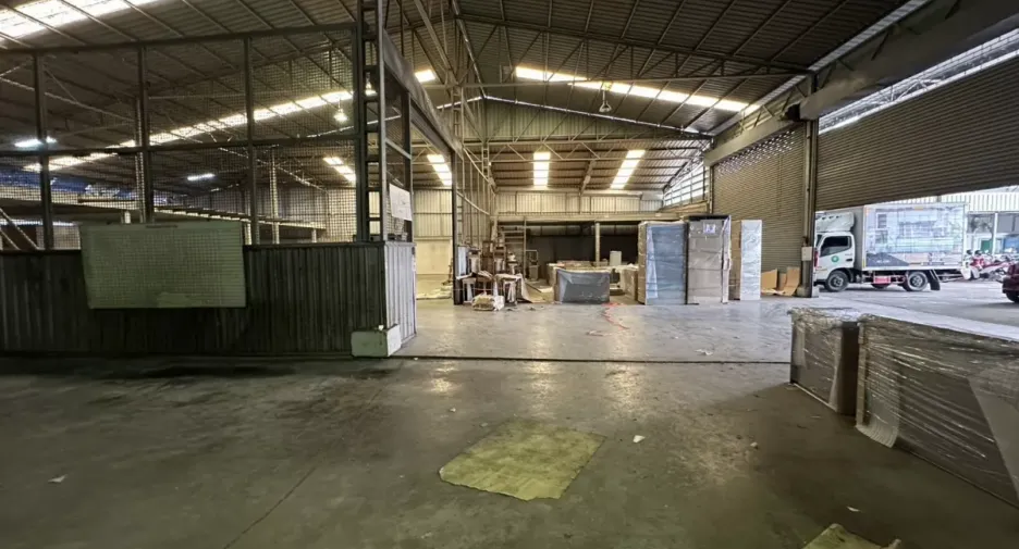 For rent warehouse in Yan Nawa, Bangkok