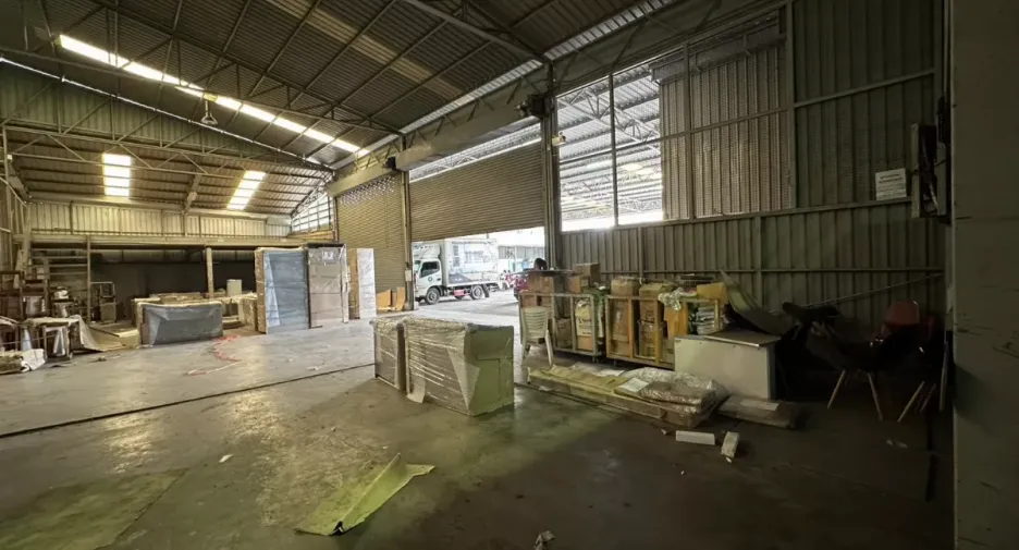 For rent warehouse in Yan Nawa, Bangkok