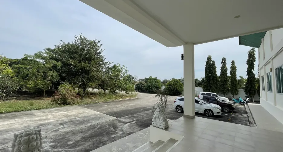 For sale warehouse in Lat Lum Kaeo, Pathum Thani