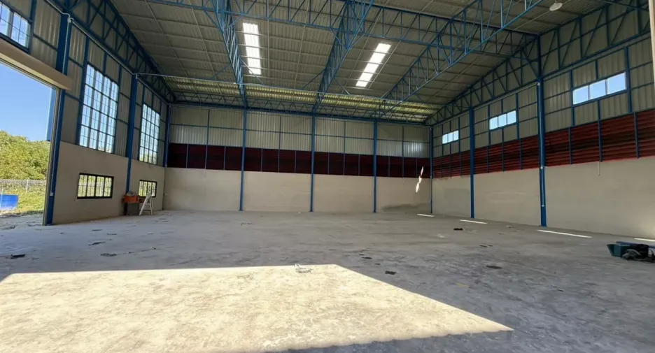 Almacén en alquiler en Lam Luk Ka, Pathum Thani