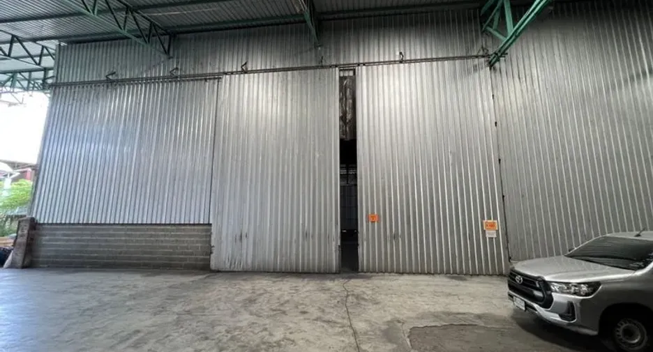 For rent warehouse in Mueang Pathum Thani, Pathum Thani