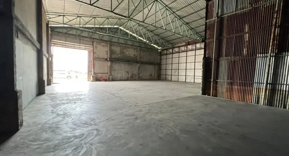 For rent warehouse in Mueang Pathum Thani, Pathum Thani