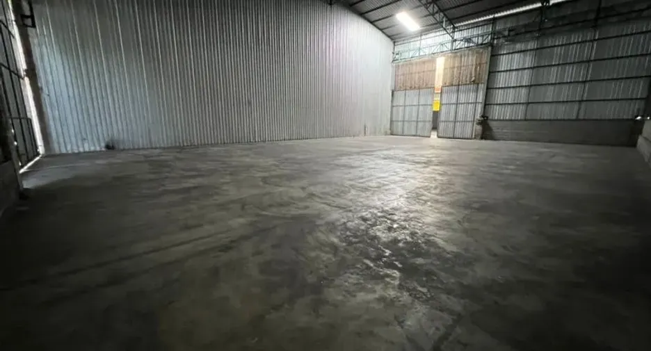For rent warehouse in Mueang Pathum Thani, Pathum Thani