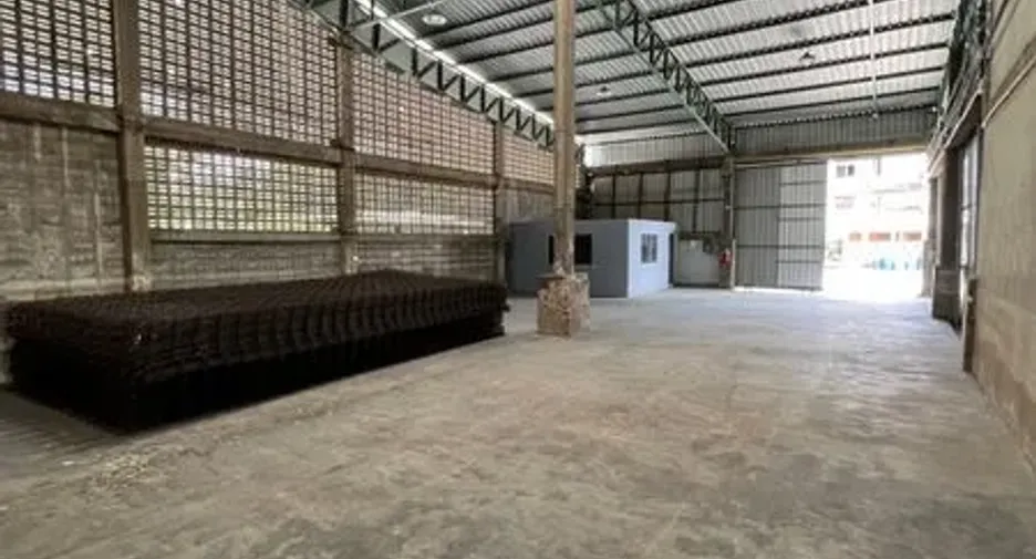 For rent warehouse in Mueang Pathum Thani, Pathum Thani