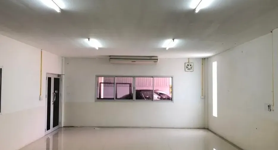 出租 仓库 在 Mueang Pathum Thani, Pathum Thani