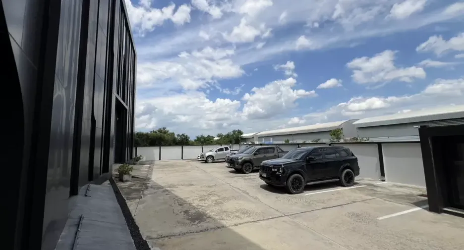 For sale warehouse in Lat Krabang, Bangkok