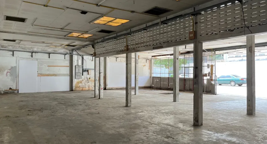 For rent warehouse in Phra Khanong, Bangkok