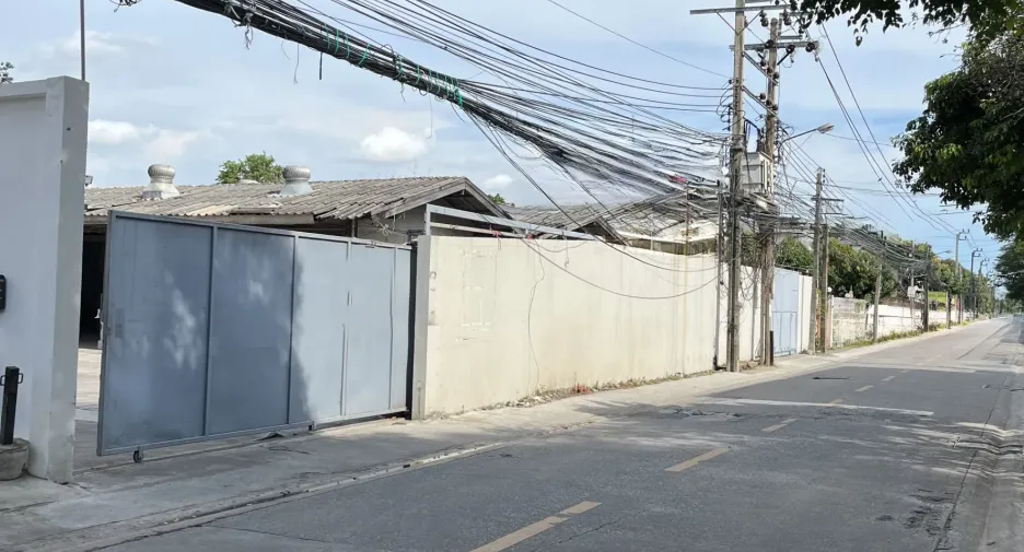 For rent warehouse in Phra Khanong, Bangkok