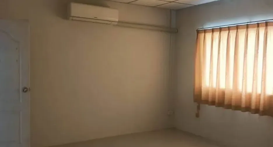 For rent 2 bedrooms warehouse in Sam Khok, Pathum Thani