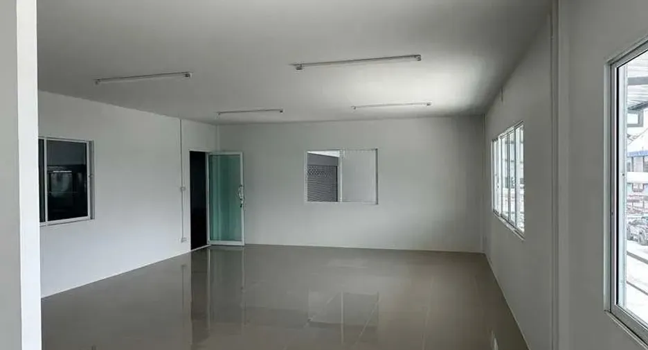 À louer entrepôt à Bang Phli, Samut Prakan