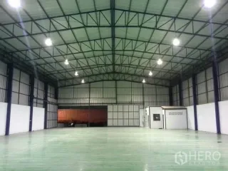出租 仓库 在 Si Racha, Chon Buri